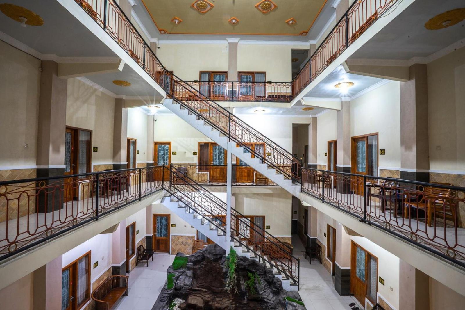 Grand Valonia Ξενοδοχείο Jembel Εξωτερικό φωτογραφία