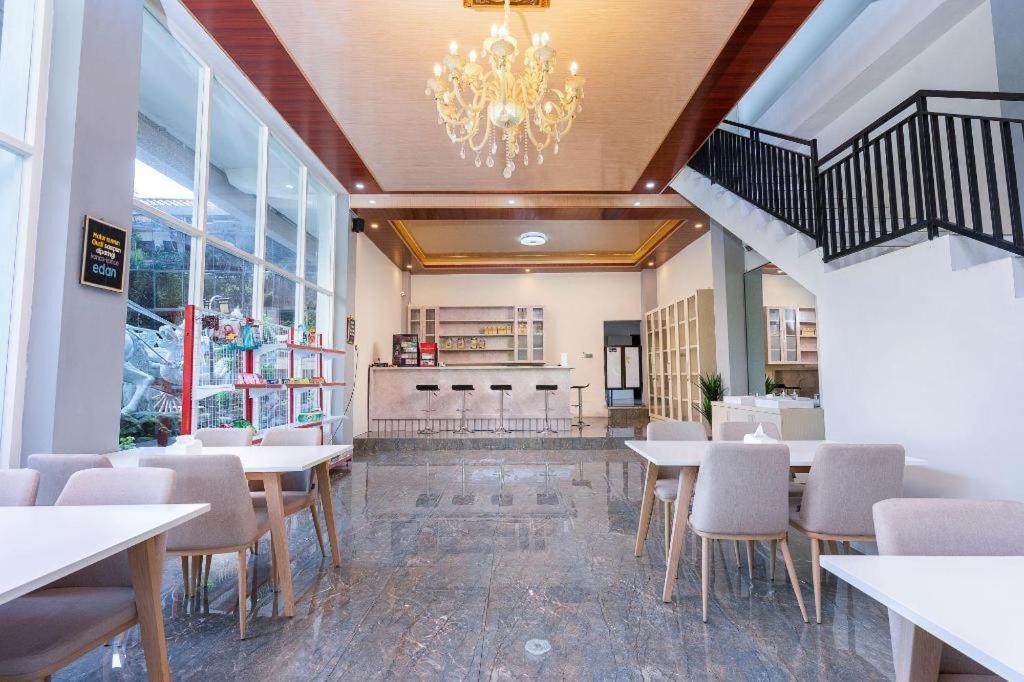 Grand Valonia Ξενοδοχείο Jembel Εξωτερικό φωτογραφία